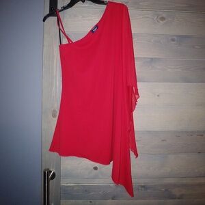 One sleeve Flowy top